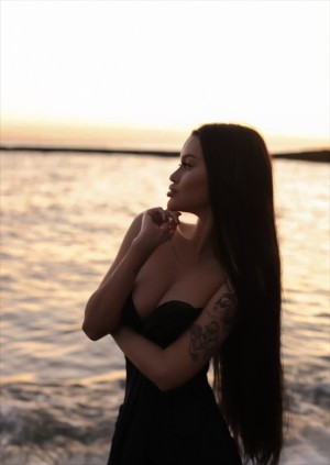 Частная массажистка Эмилия, 20 лет, Москва - фото 1