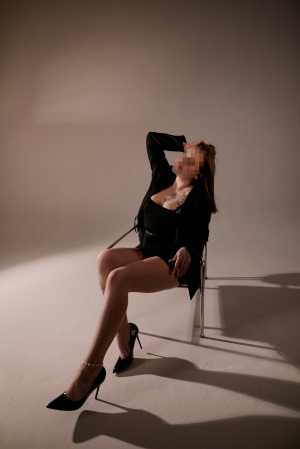 Частная массажистка Каролина, 24 года, Москва - фото 1